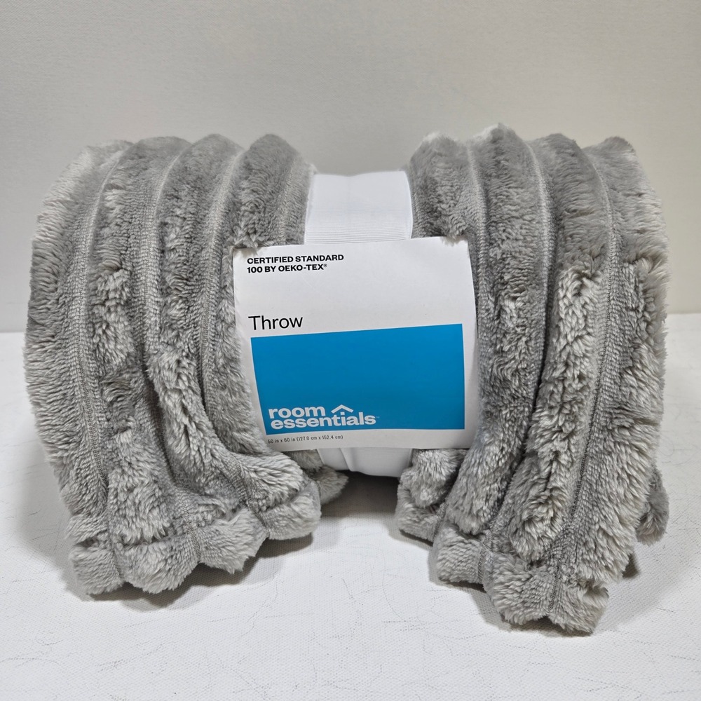 Room Essentials Throw Blanket 50x60 Gray Plush Ribbed Faux Fur Soft Cozy